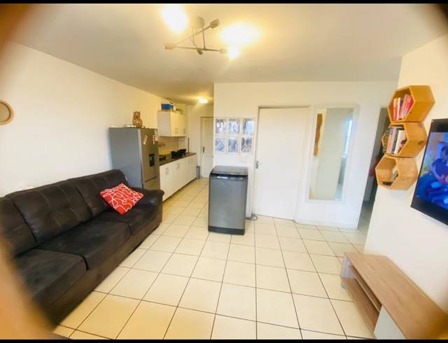 2 BEDROOM APARTMENT FOR SALE IN KENSINGTON